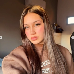 Cande Gonzalez - Cantante & Trends